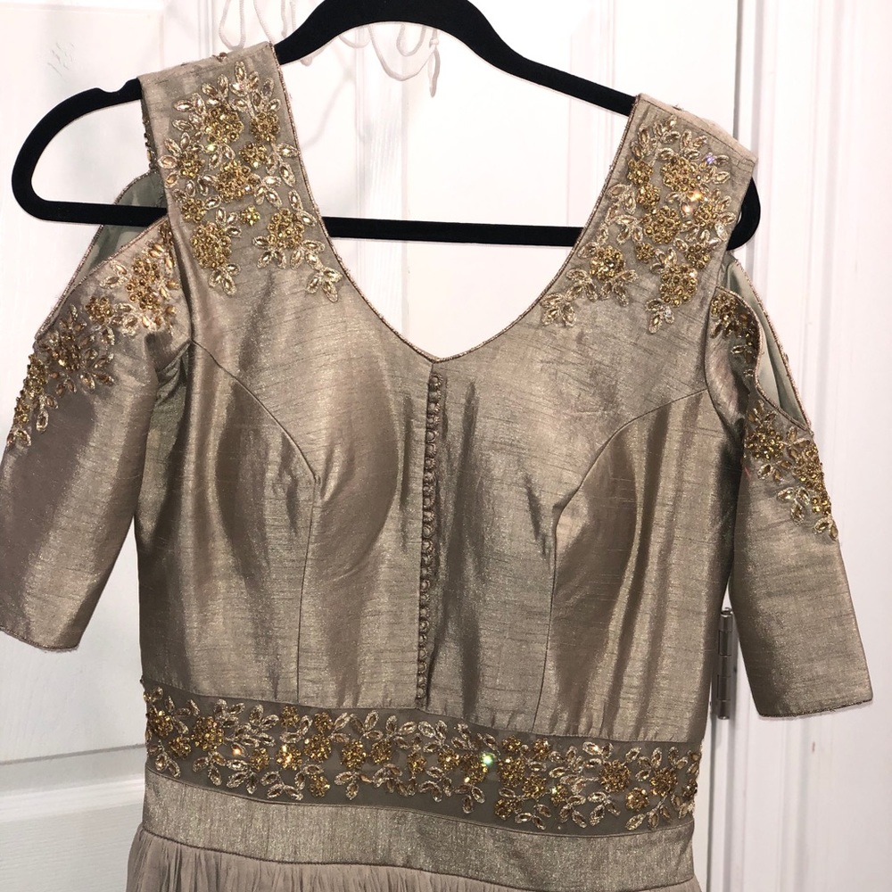 Gown - Picture 2 of 3
